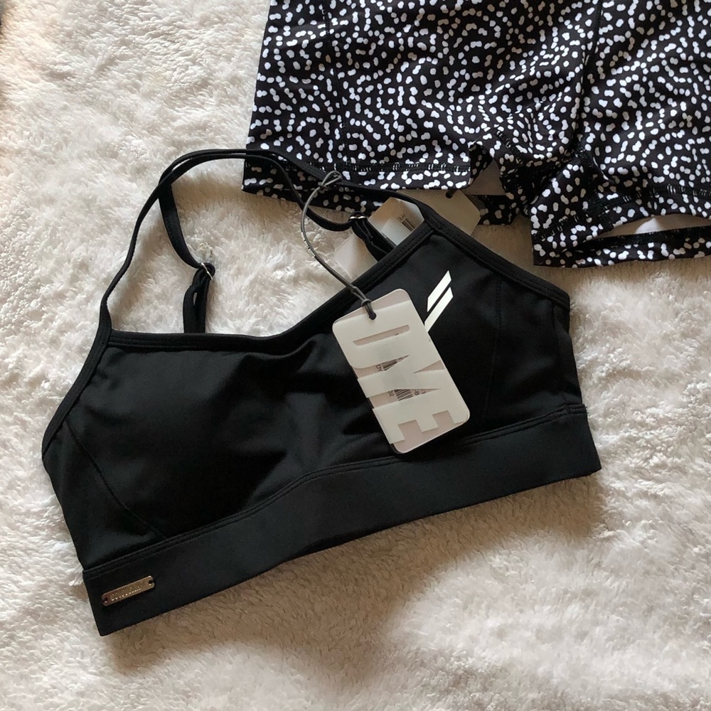 DOYOUEVEN excel sculpt thin strap crop